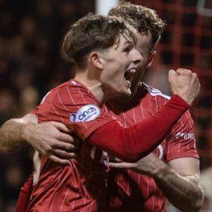 Aberdeen 4-1 Hibernian: Dons climb to third in Scottish Premiership with win at  ...