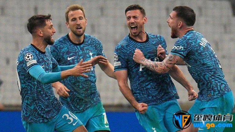 Lenglet celebrates after scoring at Marseille