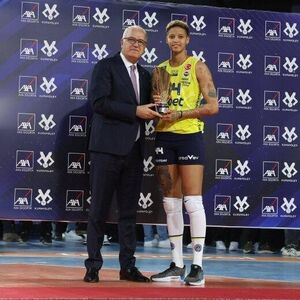 女排土耳其杯费内3-1挫伊萨夺第4冠 瓦尔加斯MVP